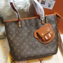 Louis Vuitton Neverfull Tote Bag step n carry